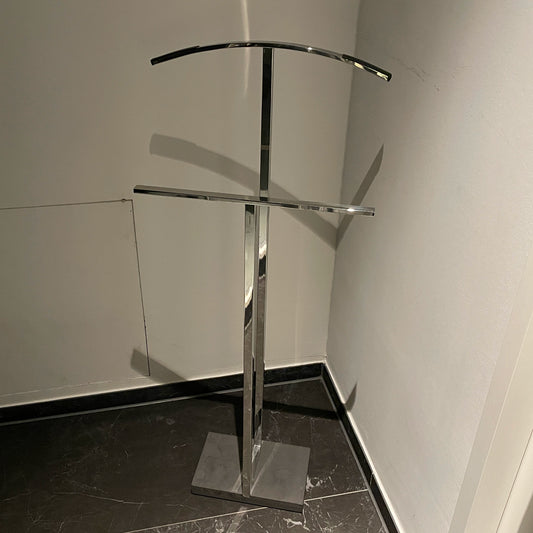 Stummer Diener Chrom